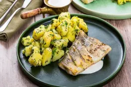 Отварной картофель с судаком